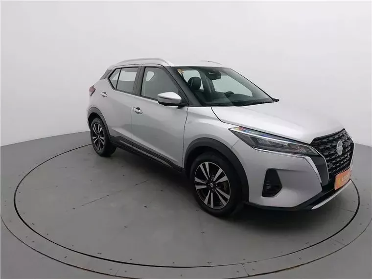 Nissan Kicks Prata 4