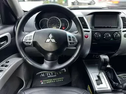 Mitsubishi Pajero Dakar