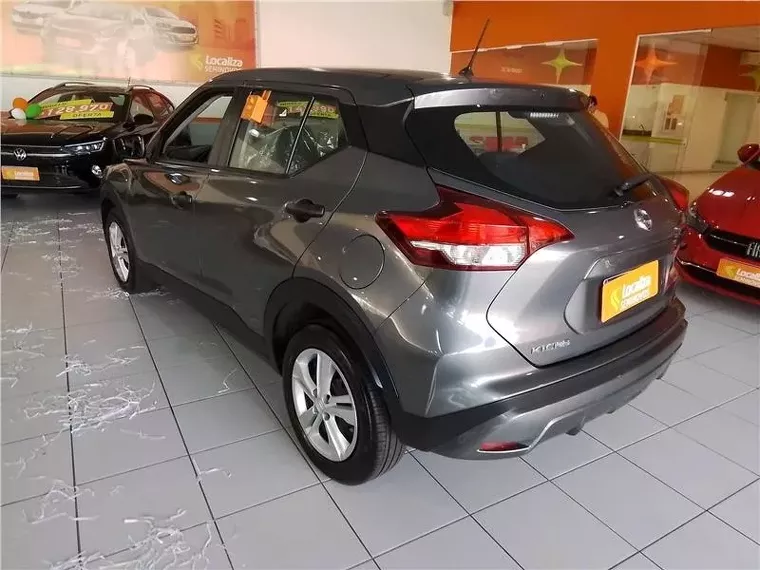 Nissan Kicks Cinza 6