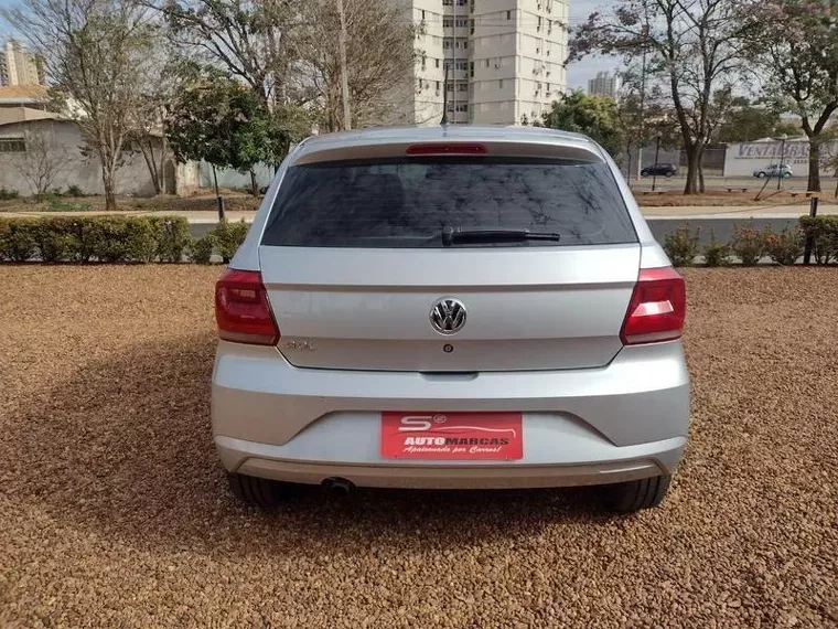 Volkswagen Gol Prata 5