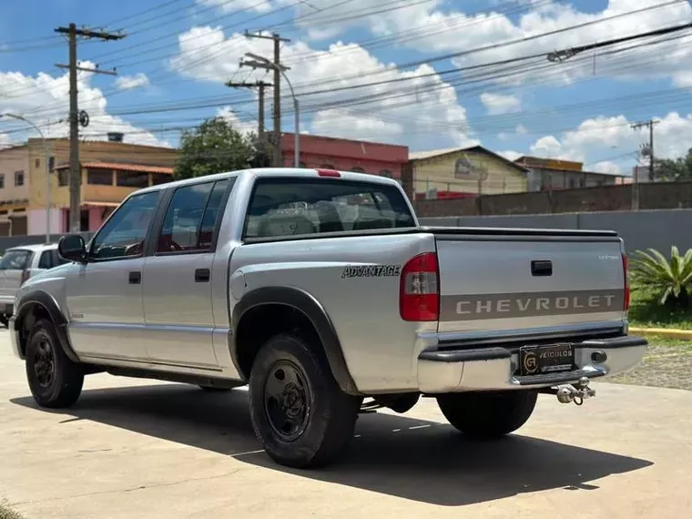 Chevrolet S10 Prata 4