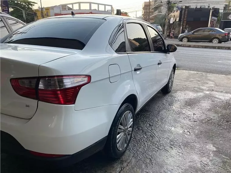 Fiat Grand Siena Branco 9