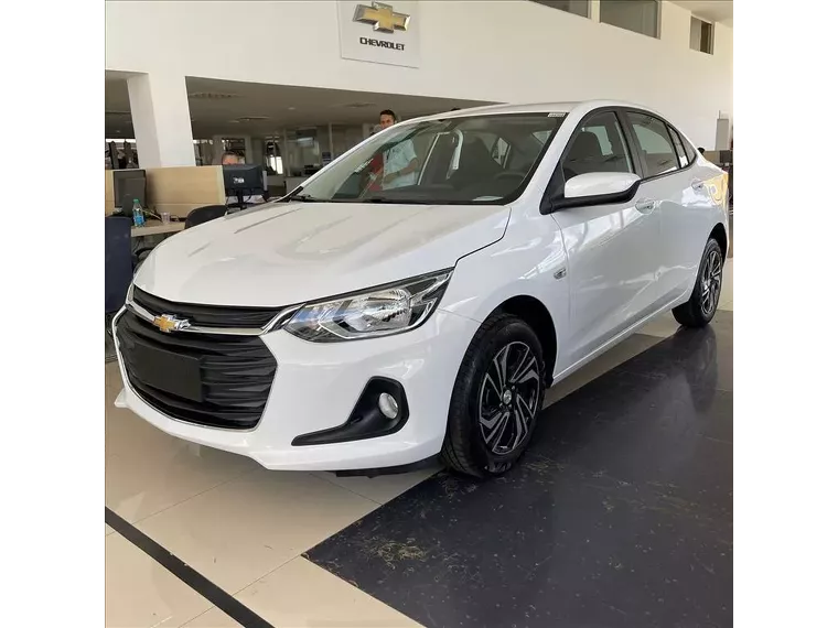 Chevrolet Onix Branco 2