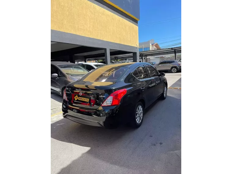 Nissan Versa Preto 3