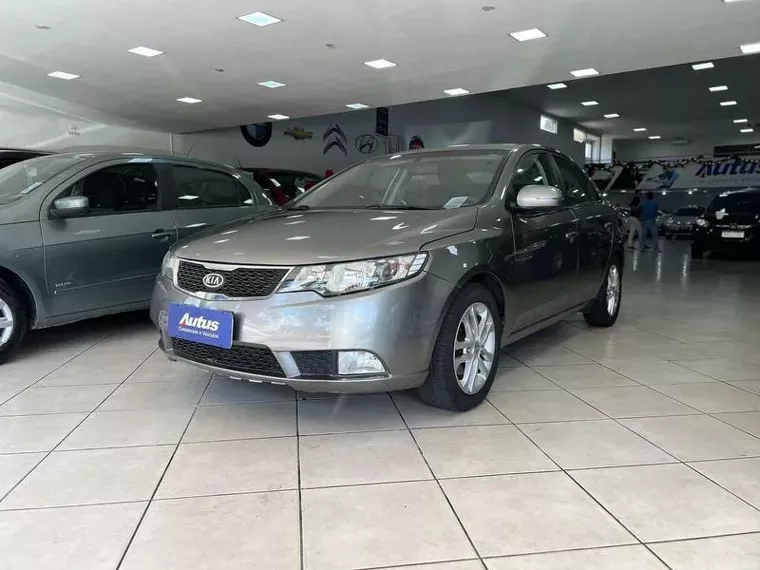 KIA Cerato Cinza 7