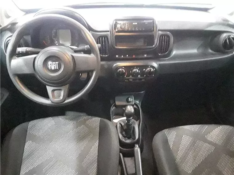 Fiat Mobi Prata 13