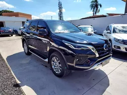 Toyota Hilux SW4