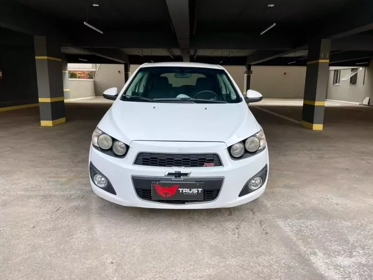 Chevrolet Sonic Branco 3