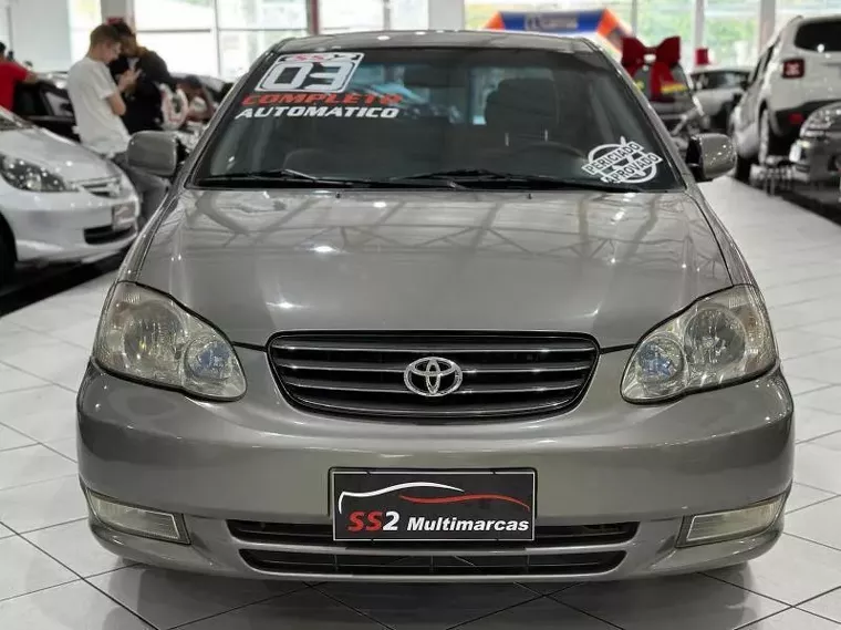 Toyota Corolla Cinza 2