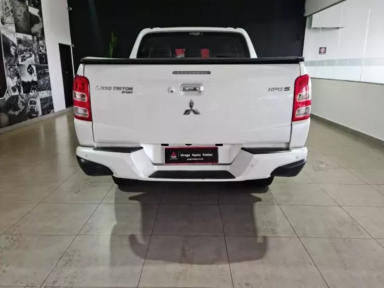 Mitsubishi L200 Triton Branco 15