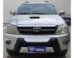 Toyota Hilux SW4