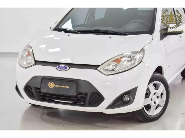 Ford Fiesta Branco 18