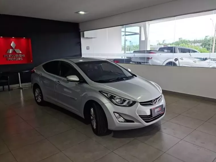 Hyundai Elantra Prata 8