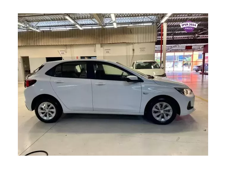 Chevrolet Onix Branco 1