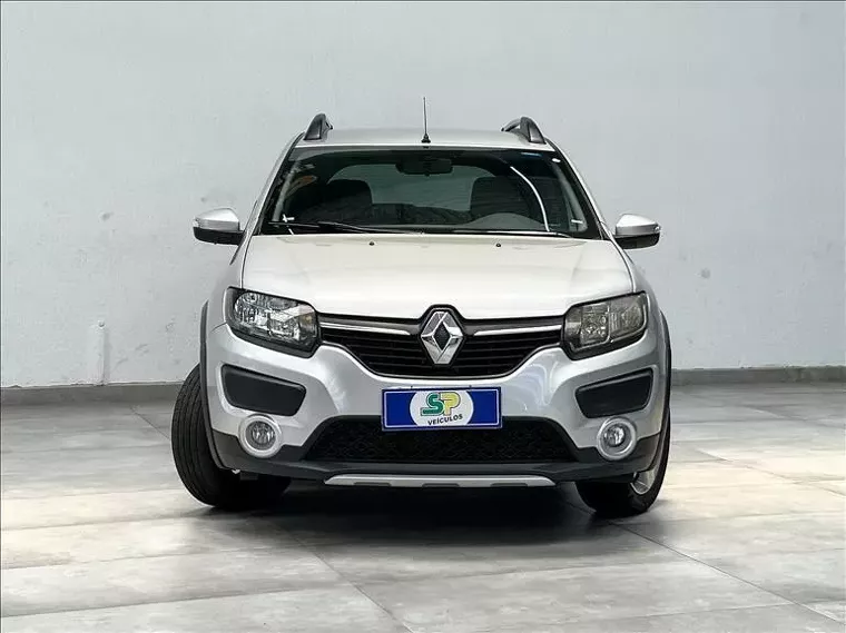 Renault Sandero Prata 12