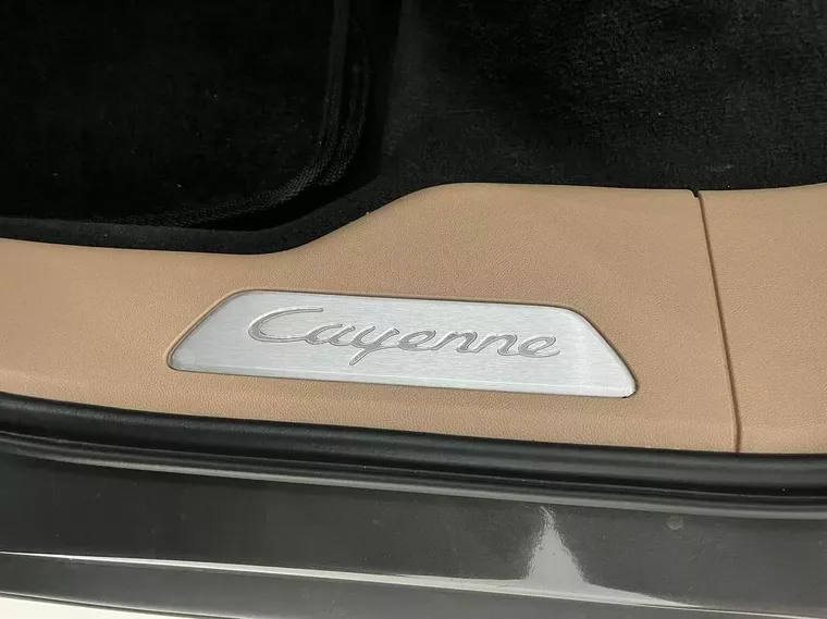 Porsche Cayenne Cinza 13