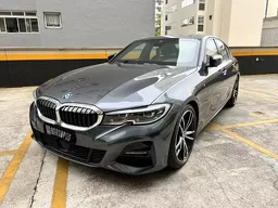 BMW 320i