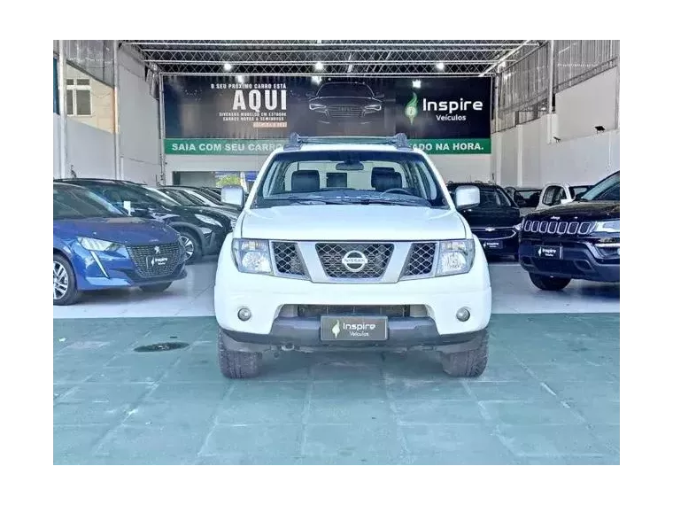 Nissan Frontier Branco 8