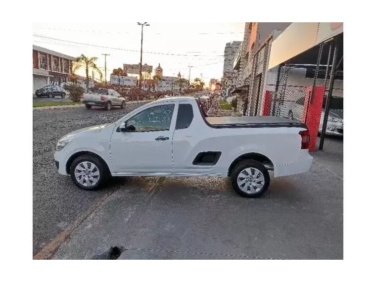 Chevrolet Montana Branco 2