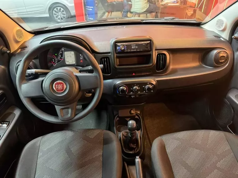 Fiat Mobi Cinza 9