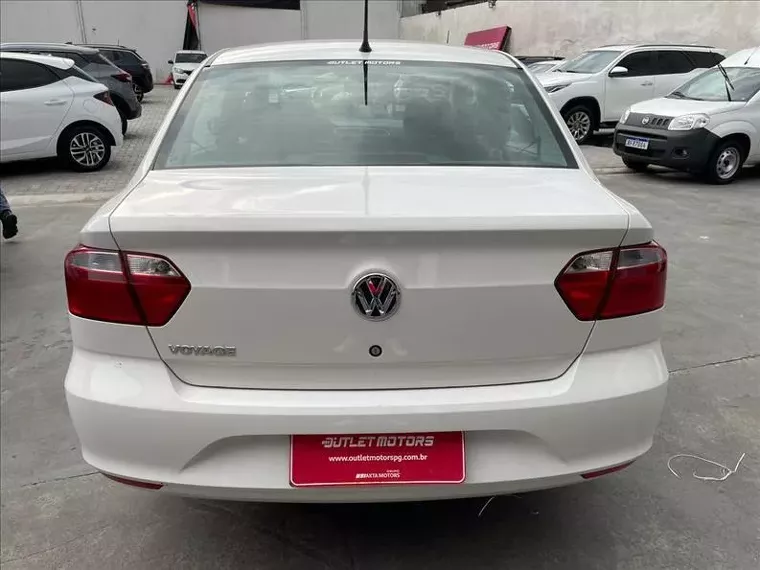 Volkswagen Voyage Branco 4