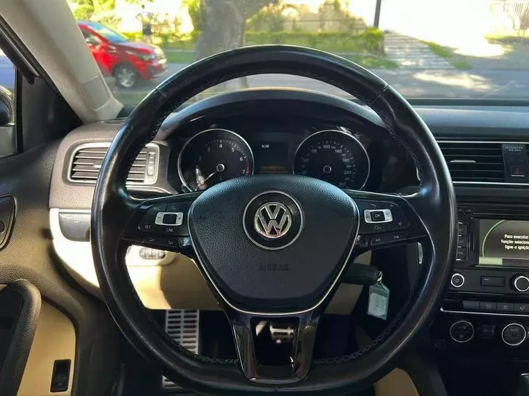 Volkswagen Jetta Branco 11