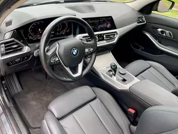 BMW 320i
