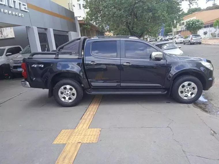 Chevrolet S10 Preto 26