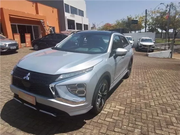 Mitsubishi Eclipse Cross Prata 3