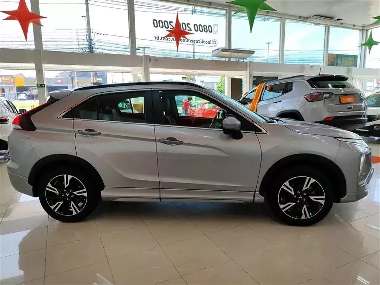 Mitsubishi Eclipse Cross Prata 3