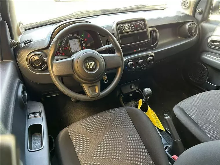 Fiat Mobi Prata 1