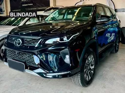 Toyota Hilux SW4