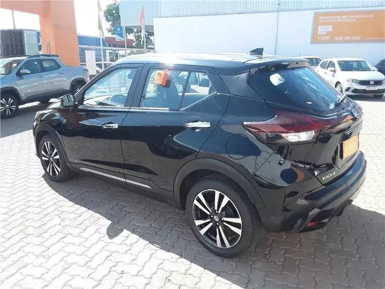 Nissan Kicks Preto 1