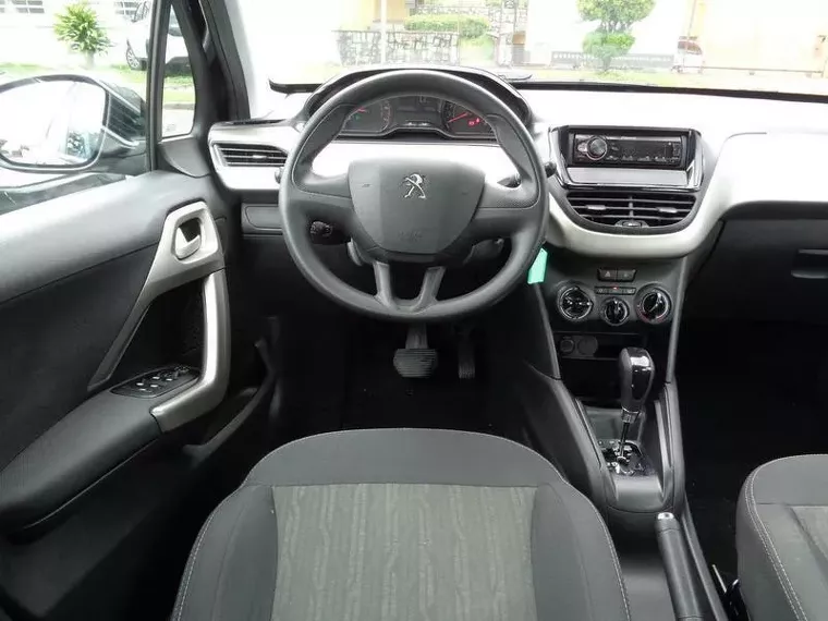 Peugeot 2008 Preto 4