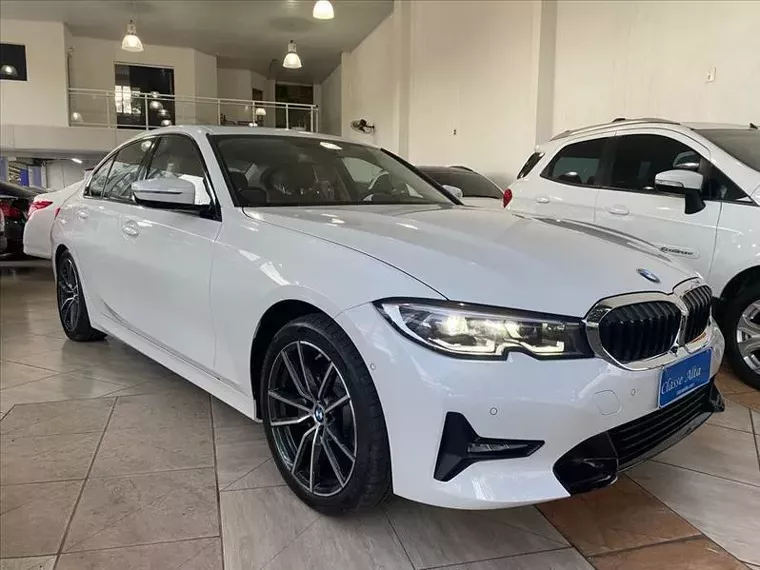 BMW 320i Branco 10