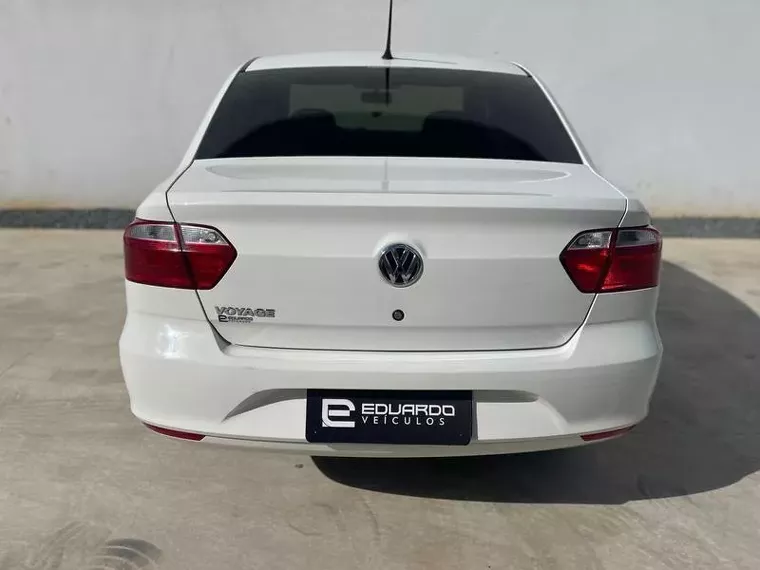 Volkswagen Voyage Branco 5