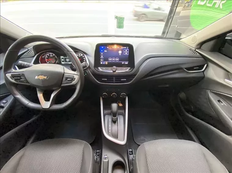 Chevrolet Onix Preto 17