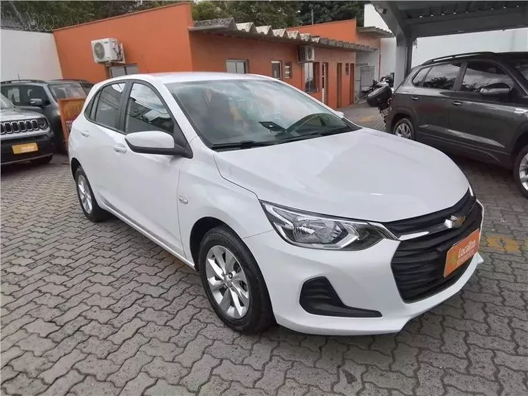 Chevrolet Onix Branco 14