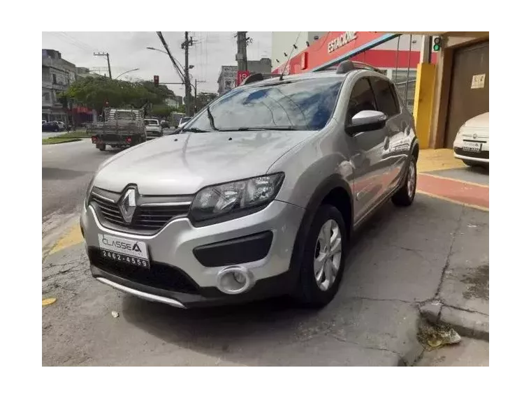 Renault Sandero Prata 1