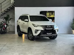 Toyota Hilux SW4