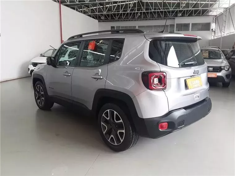 Jeep Renegade Prata 11