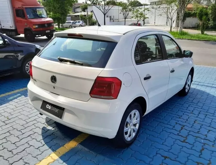 Volkswagen Gol Branco 8