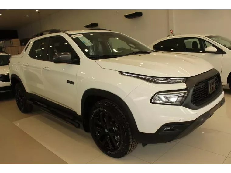 Fiat Toro Branco 12