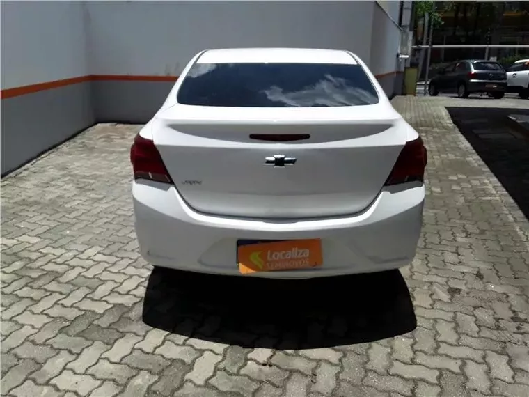 Chevrolet Onix Branco 6