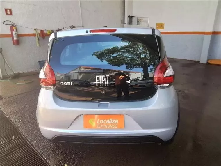 Fiat Mobi Prata 3