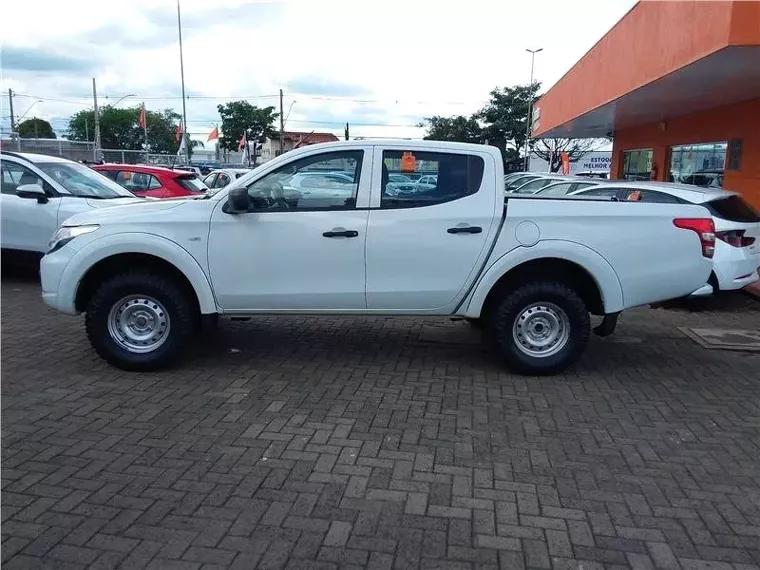 Mitsubishi L200 Triton Branco 2