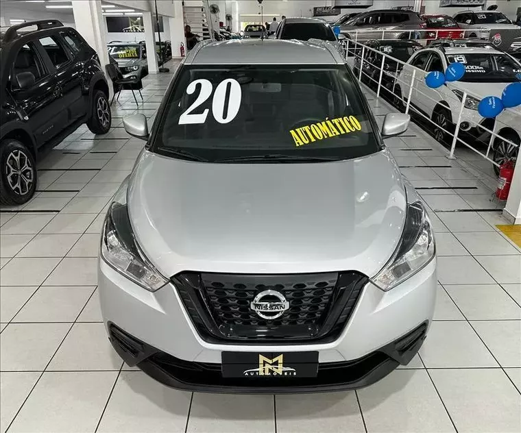 Nissan Kicks Prata 7