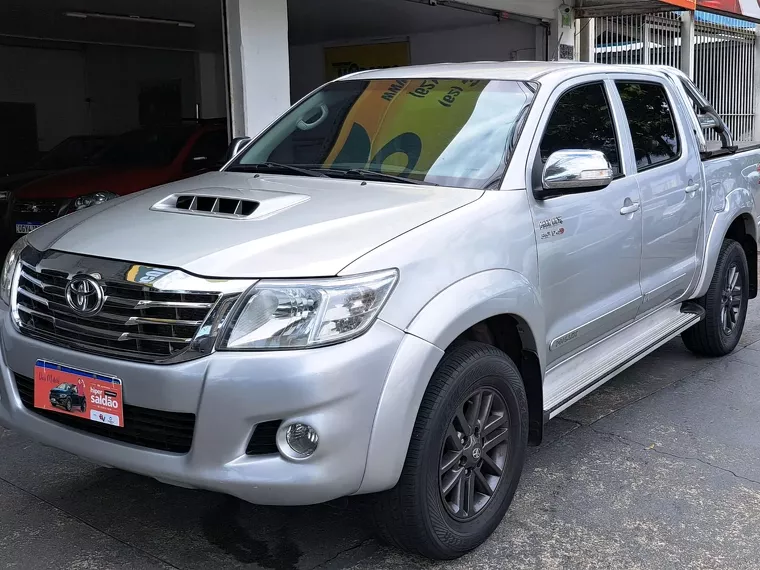 Toyota Hilux Prata 19