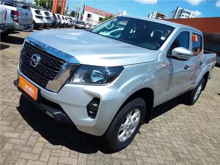 Nissan Frontier Prata 5