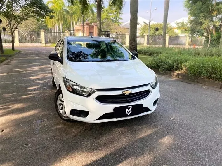 Chevrolet Onix Branco 5